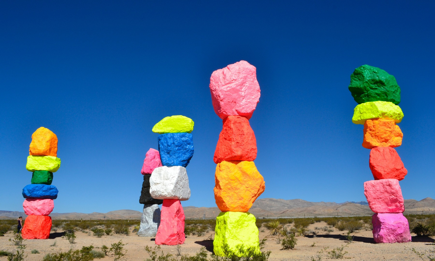 Seven Magic Mountains, Hoover Dam, and Grand Canyon West Tour hTHcz6OS
