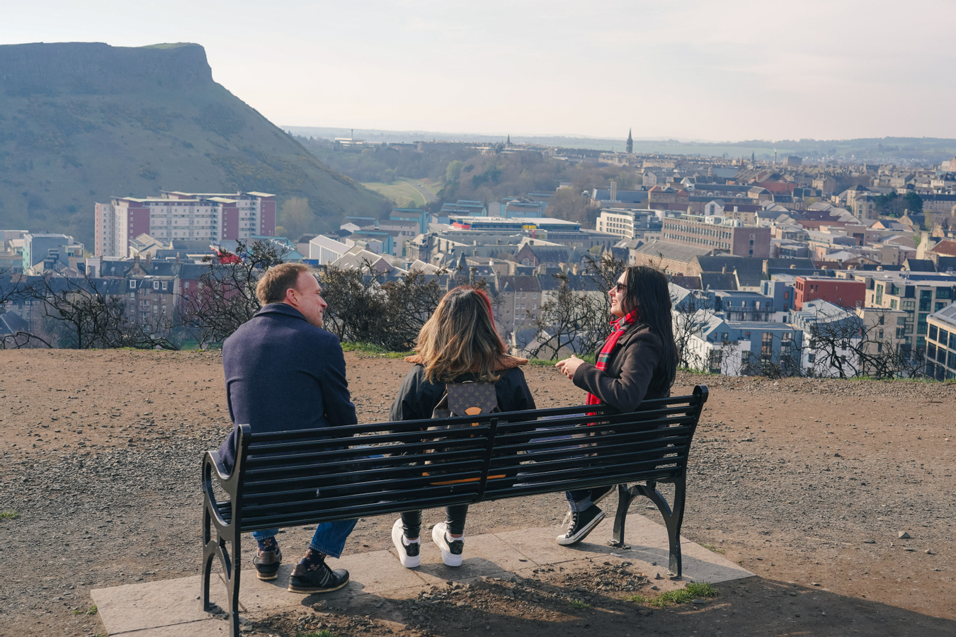 Edinburgh Castle to Arthur's Seat Private and Custom Walking Tour iZzhYfpa
