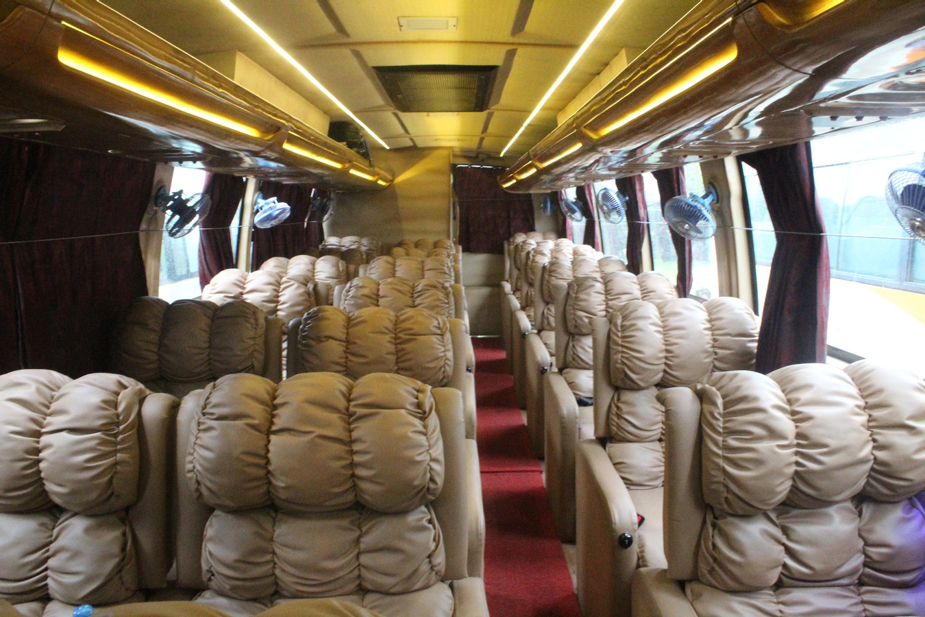 Shared Tourist Bus Transfers from Kathmandu to Pokhara MMVUmF20