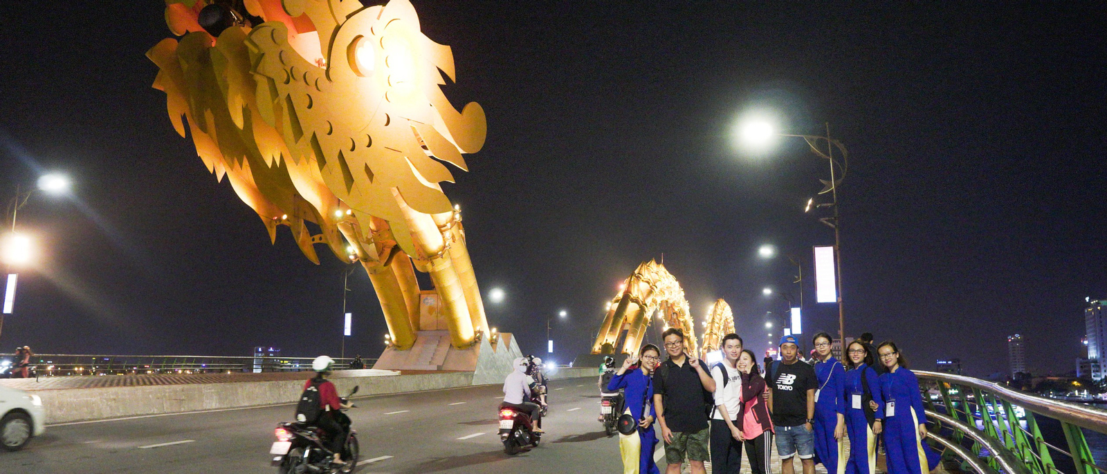 Da Nang City Private Tour and Han Cruise by Night with Aodai Rider mGzYRcbt