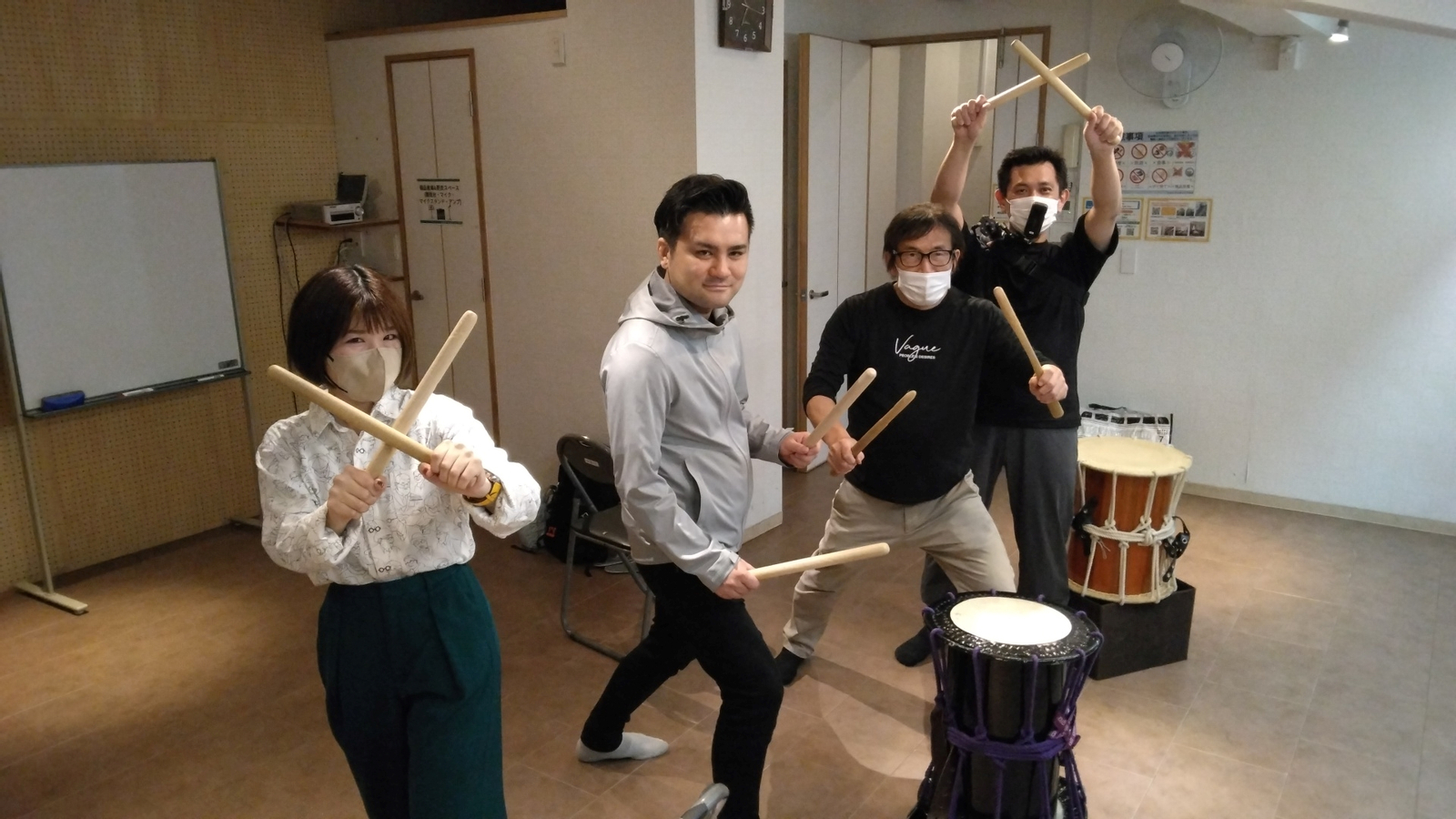 Taiko (Japanese Drum) Experience in Tokyo v702hons-backdrop