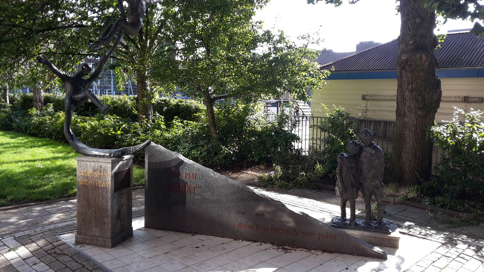The Anne Frank Story & Neighbourhood Small Group Walking Tour fSUp5AIe