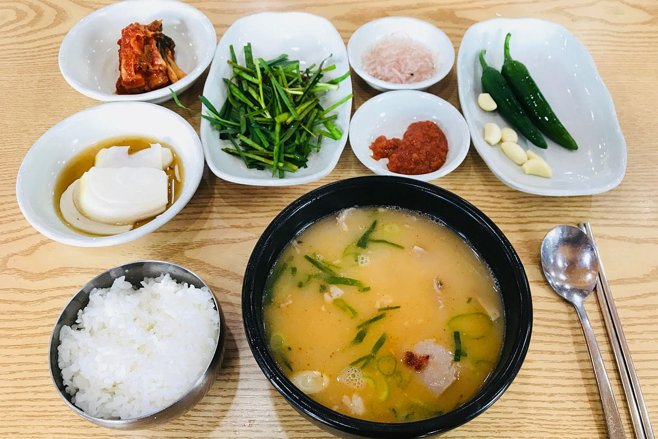 Busan Skywalks & Gamcheon Village & Haedong Yonggungsa Temple Tour BpbMzPyd