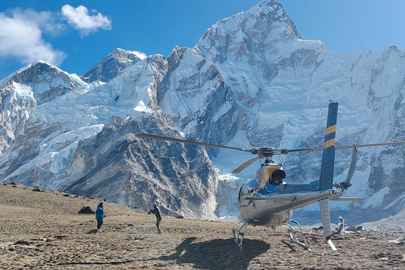 Everest Base Camp: Trek, Mountain Flight or Helicopter Tour Q7Dg2jpn