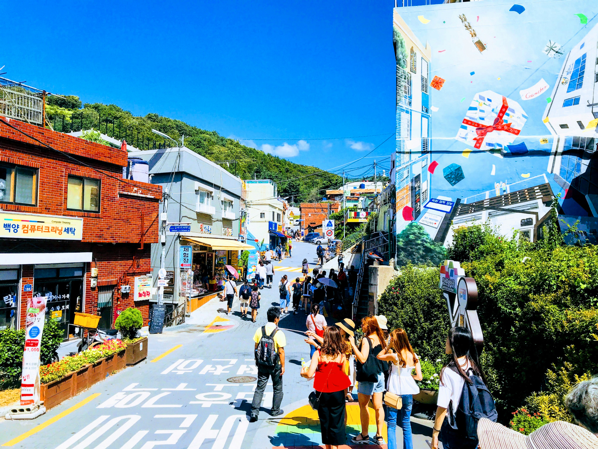 Busan Skywalks & Gamcheon Village & Haedong Yonggungsa Temple Tour SSKip0uq
