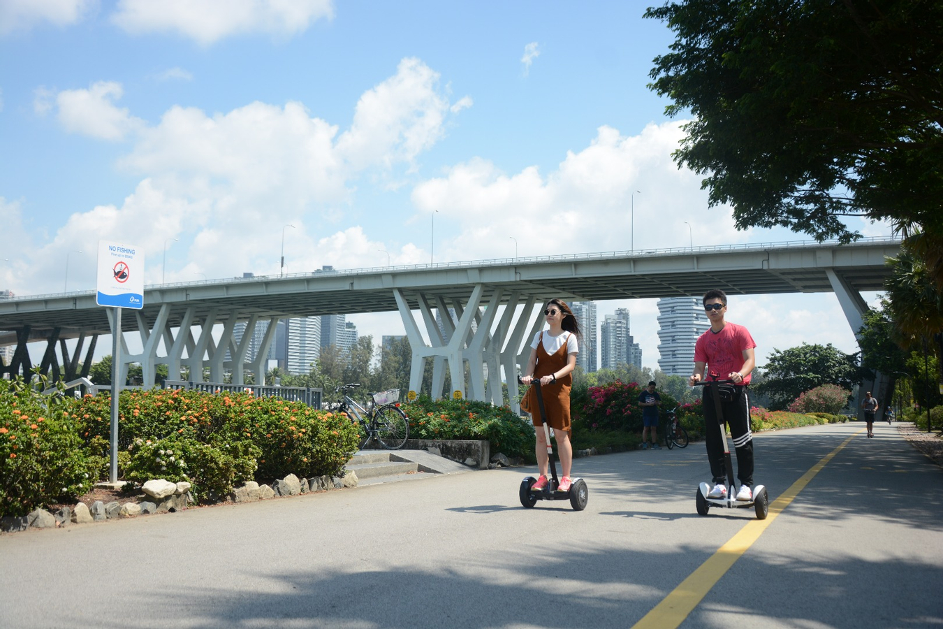 Marina Bay Mini Segway Guided Tour j9uPW6LC