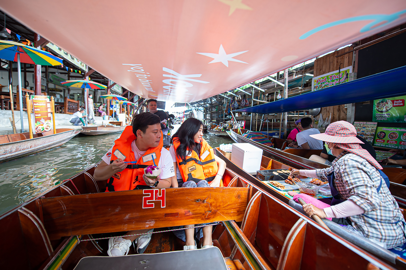 Floating Market With cafe (Bubble in the Forest,After the Rain) YBRxhoQO