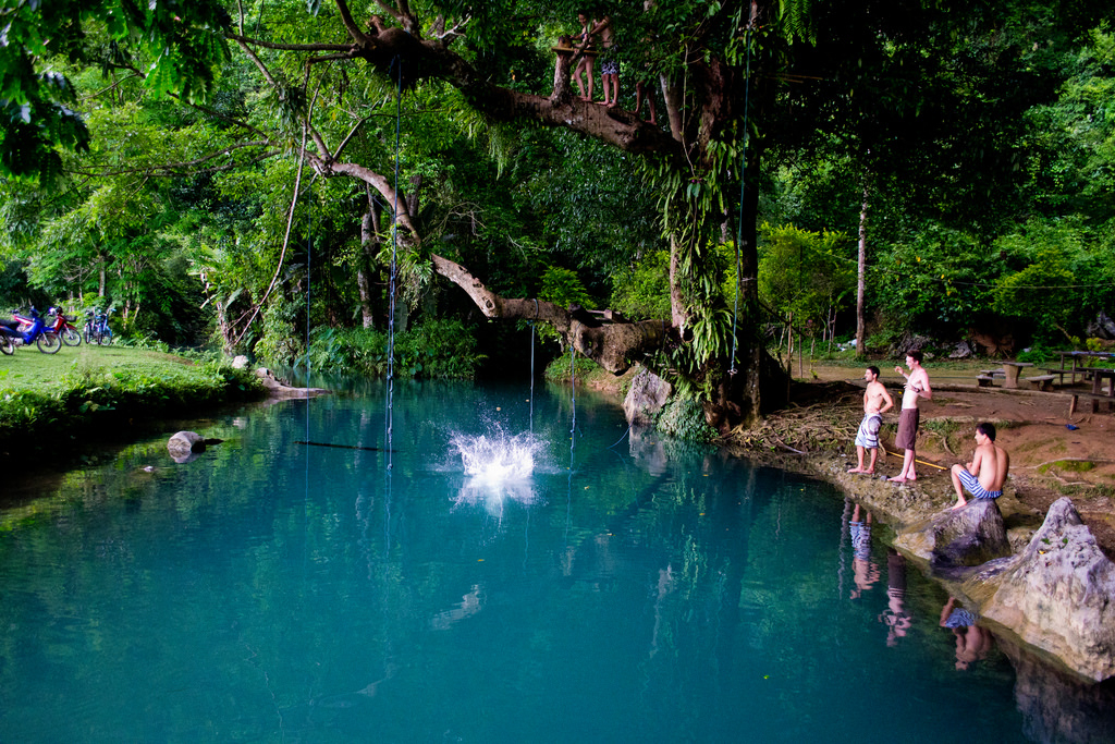 Tham Xang and Tham Nam Cave Experience wRaj2iom-backdrop