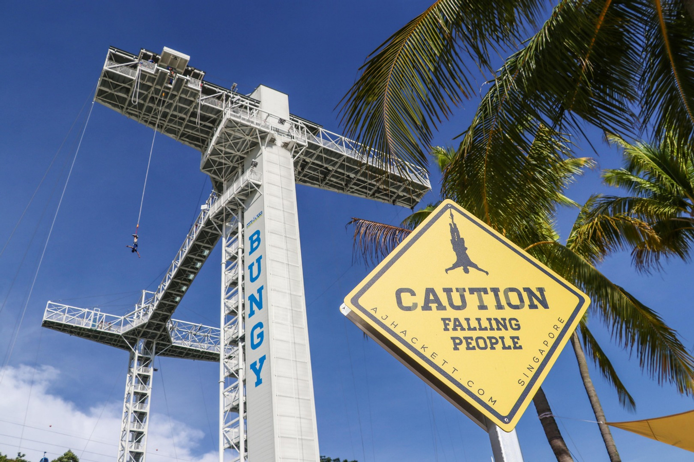 Giant Swing at Skypark Sentosa Ziphe4LU