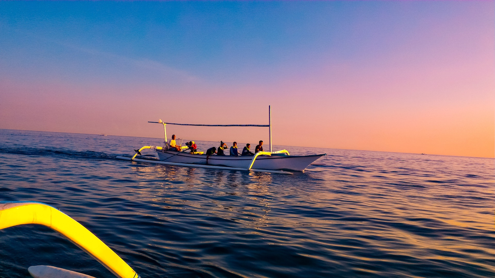 Bali Dolphin Watching and Ulun Danu Temple Private Day Trip tzFwm9eM