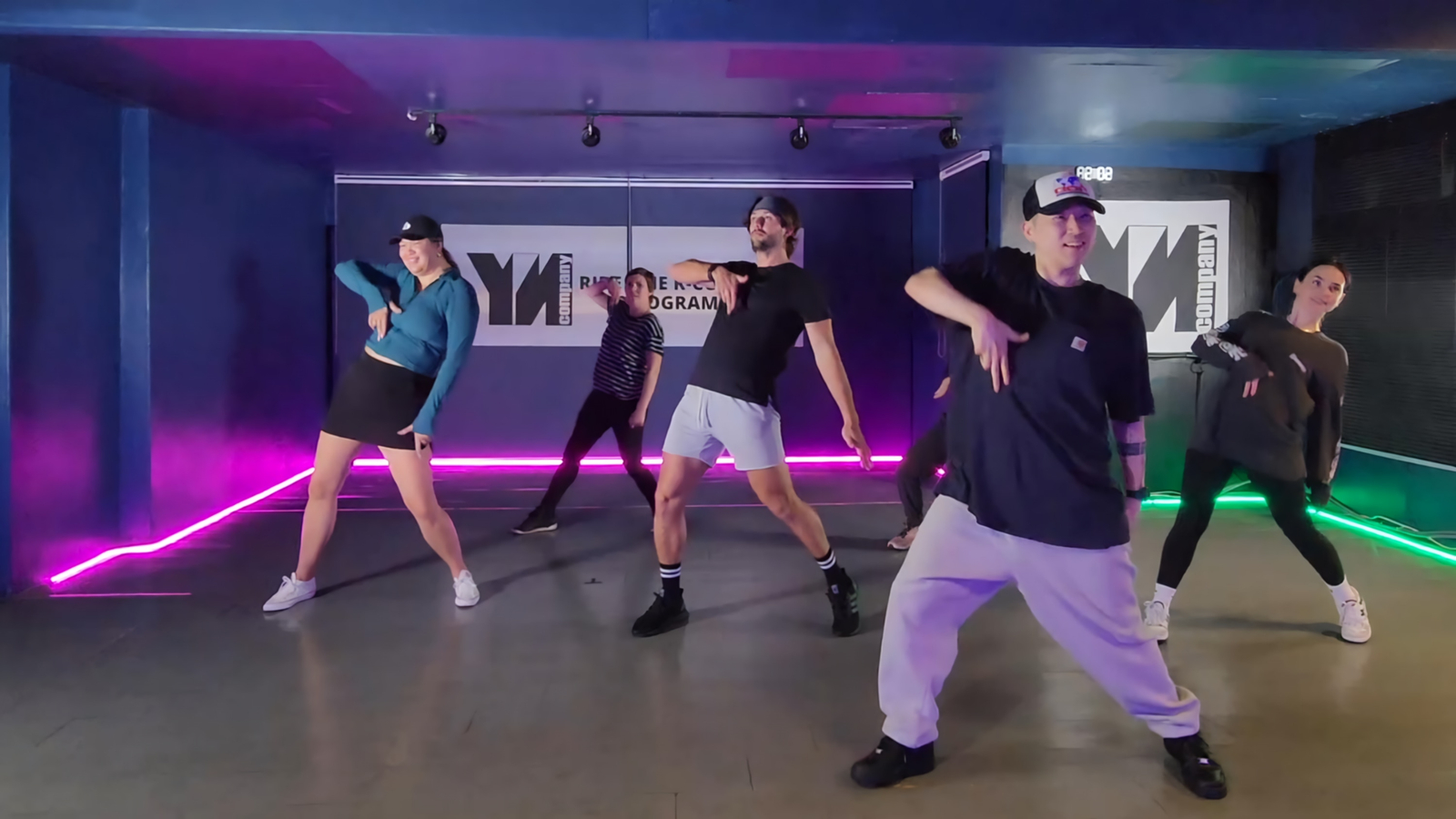 Kpop Dance Class in Seoul (incl. video shooting & editing) xNfQo1wH
