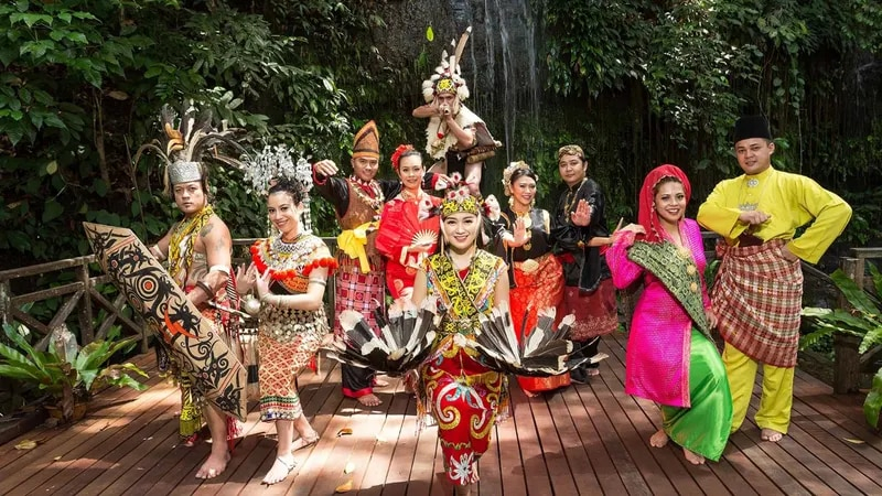 Sarawak Cultural Village and Semenggoh Wildlife Centre Tour in Kuching dKHAxq9j-backdrop