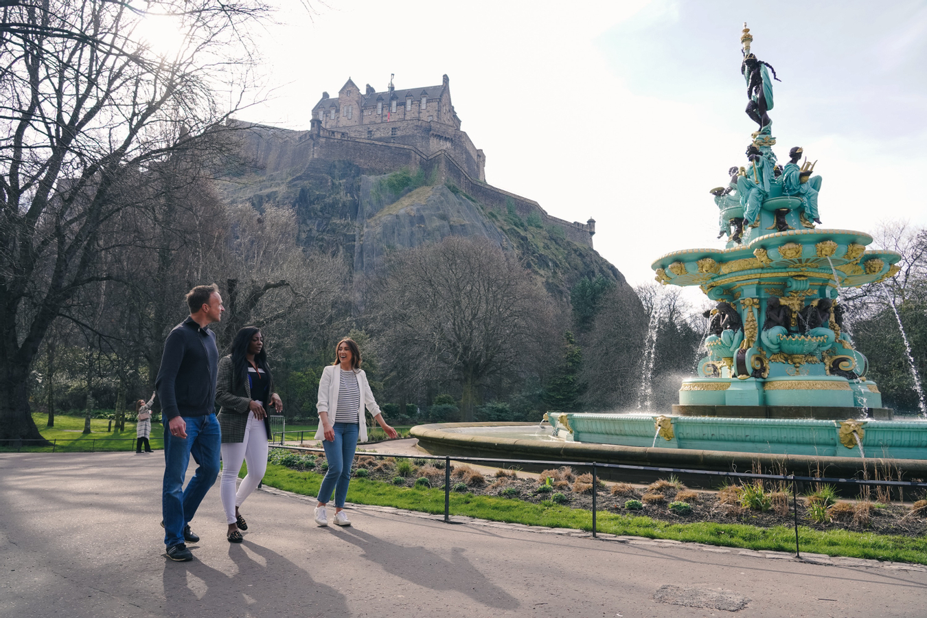 Edinburgh Castle to Arthur's Seat Private and Custom Walking Tour 6IJkVC9Y