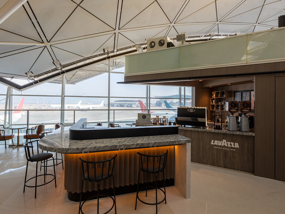 Hong Kong International Airport Lounge Service by Plaza Premium Lounge iSSajvZs