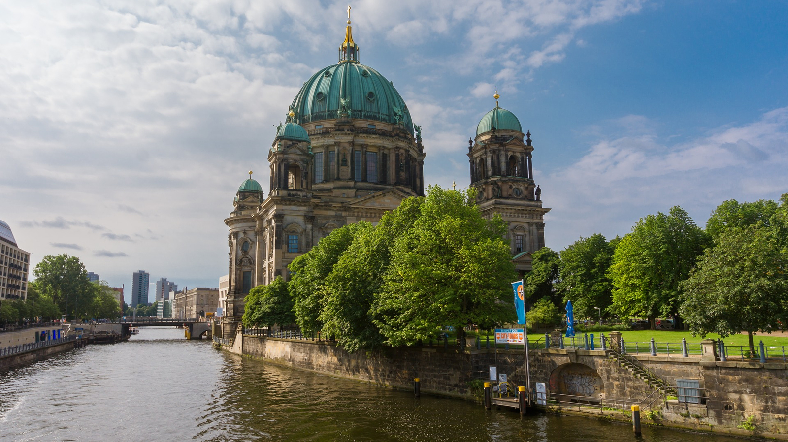 Berlin Big Bus Hop-On Hop-Off Tours (Open-Top) 9y62rUh6