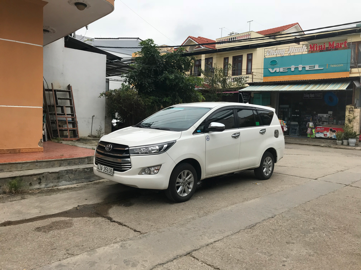 Private Car Service Between Hoi An and Ba Na Hills gYGgkfn3