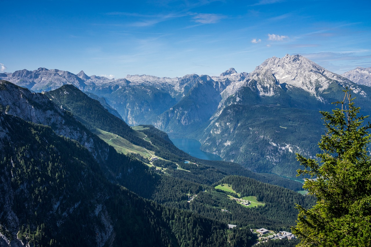 Eagle's Nest and Berchtesgaden Day Tour from Munich 0DakwEb7