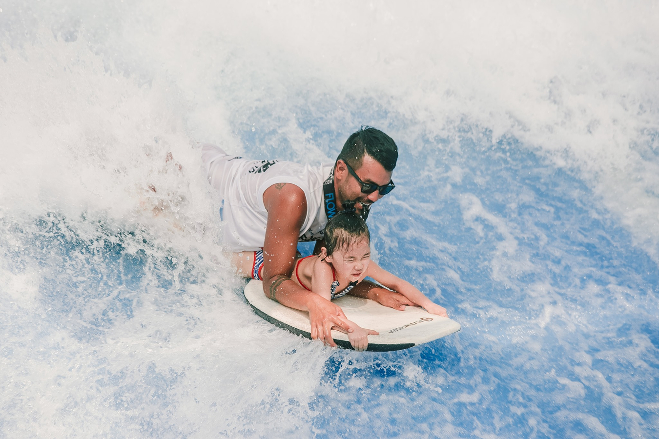 Surfing Experience by Flow House Bangkok JD8WCRCr
