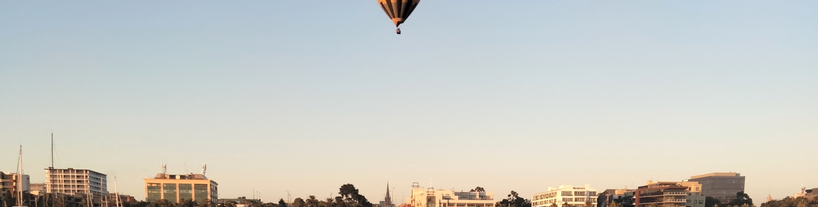 Geelong Hot Air Balloon Flight including breakfast nJP7K606