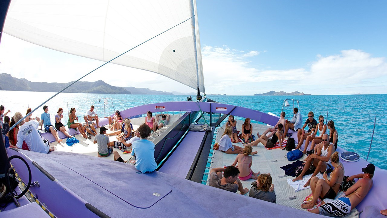 Whitehaven Beach Camira Sailing Full Day Adventure from Airlie Beach 1RfQM13b