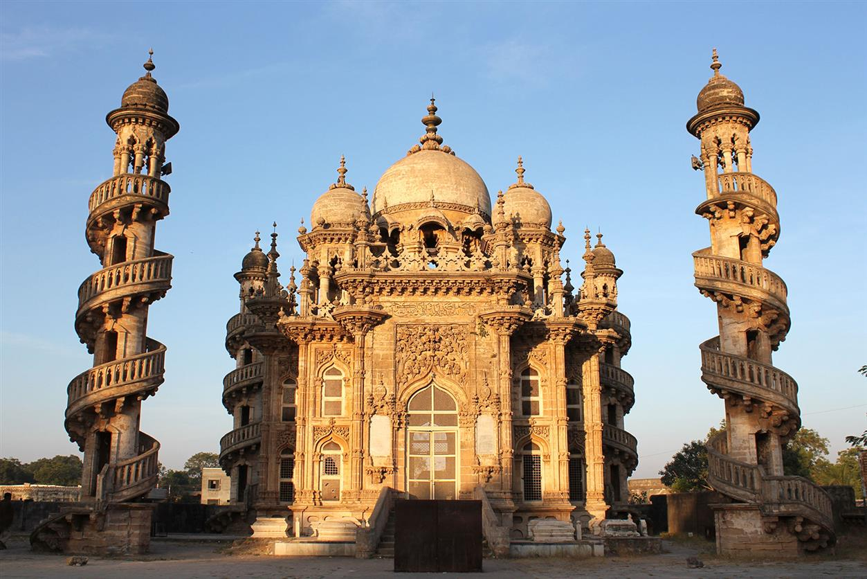 2D1N Rajkot & Junagadh Sightseeing Tour from Ahmedabad 3M8qadlr