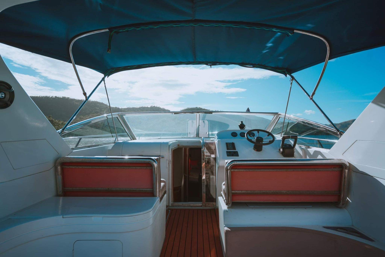 Coron Island Hopping Yacht Tour WqPzRpUc