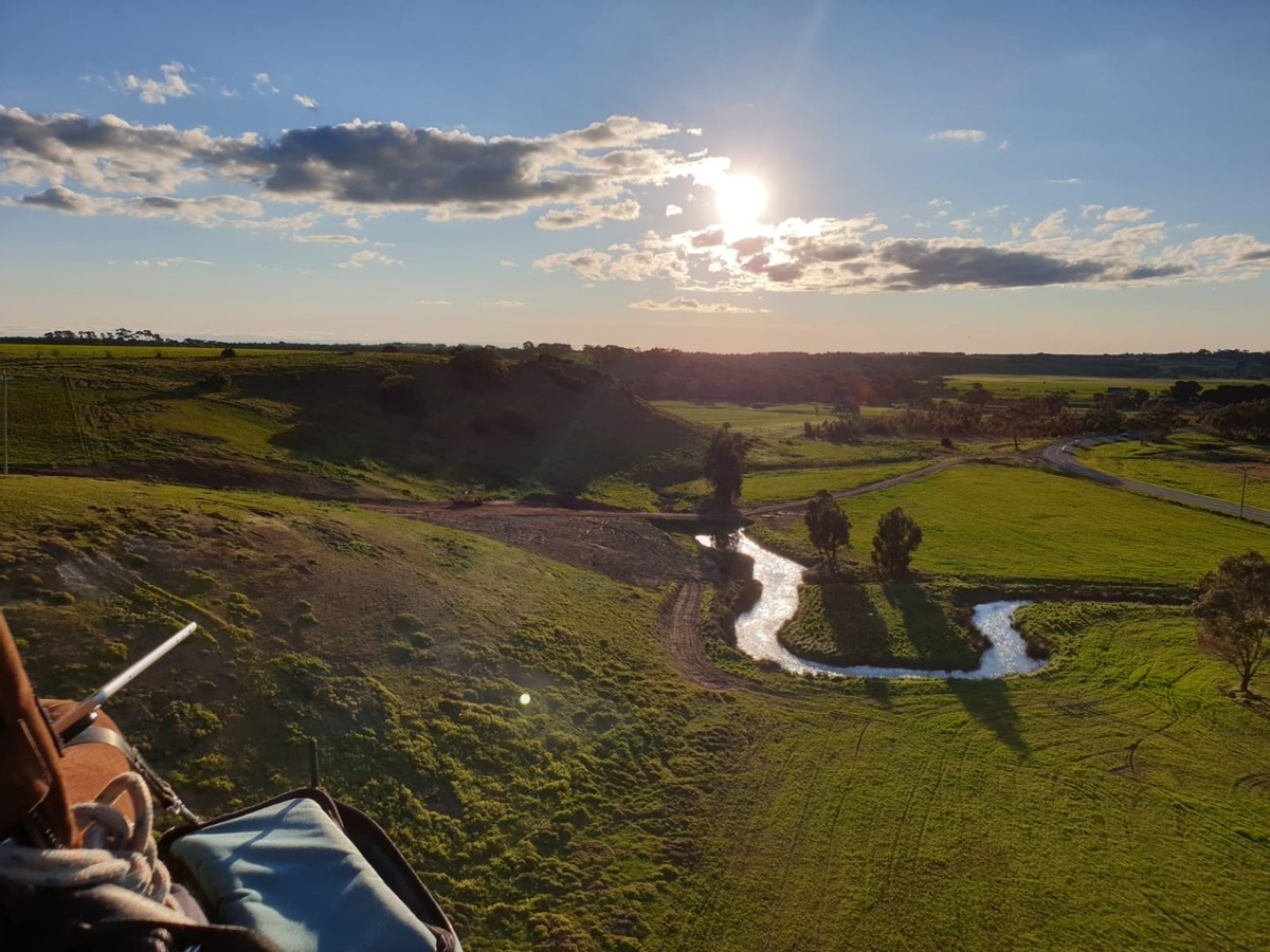 Geelong Hot Air Balloon Flight including breakfast DXyH56Fx