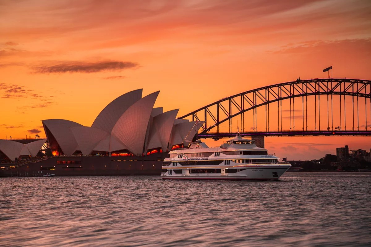 Sydney Harbour Sunset Dinner Cruise by Captain Cook h8Gr3u37