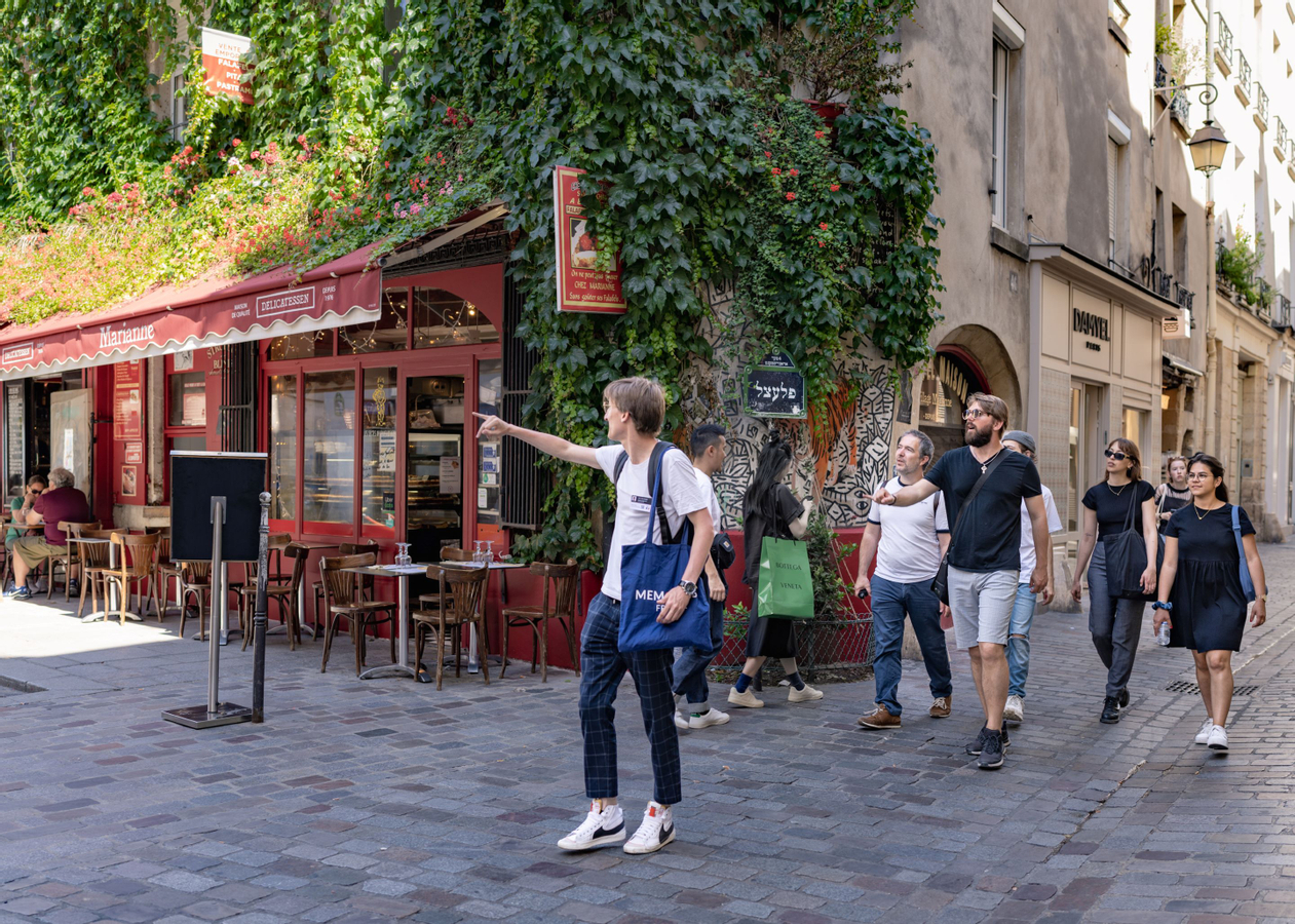 Iconic Neighborhoods of Paris Guided Walking Tour 61R9fiM4