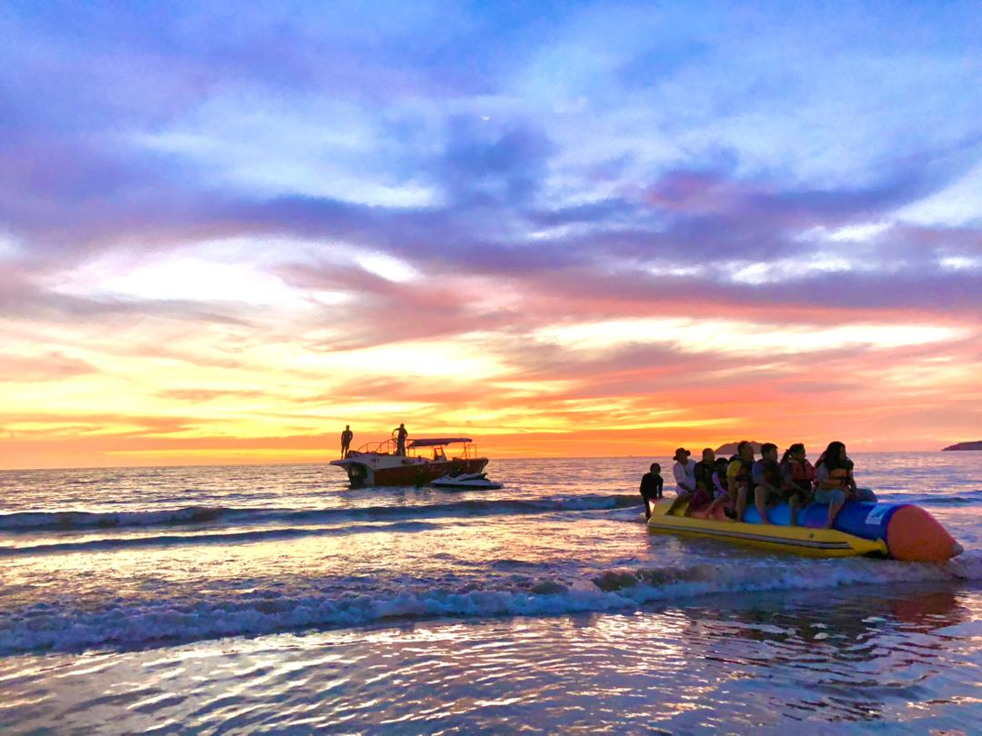Tanjung Aru Beach Half-Day Trip with Watersports & Sunset Dinner Ec3W0GxY