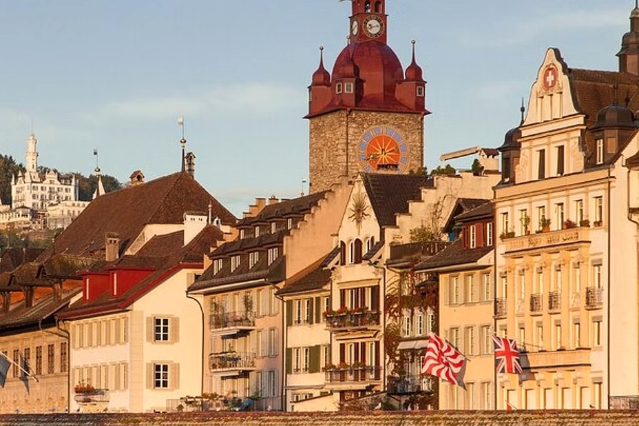 Scavenger Hunt and Walking Trip in Lucerne sbew357s