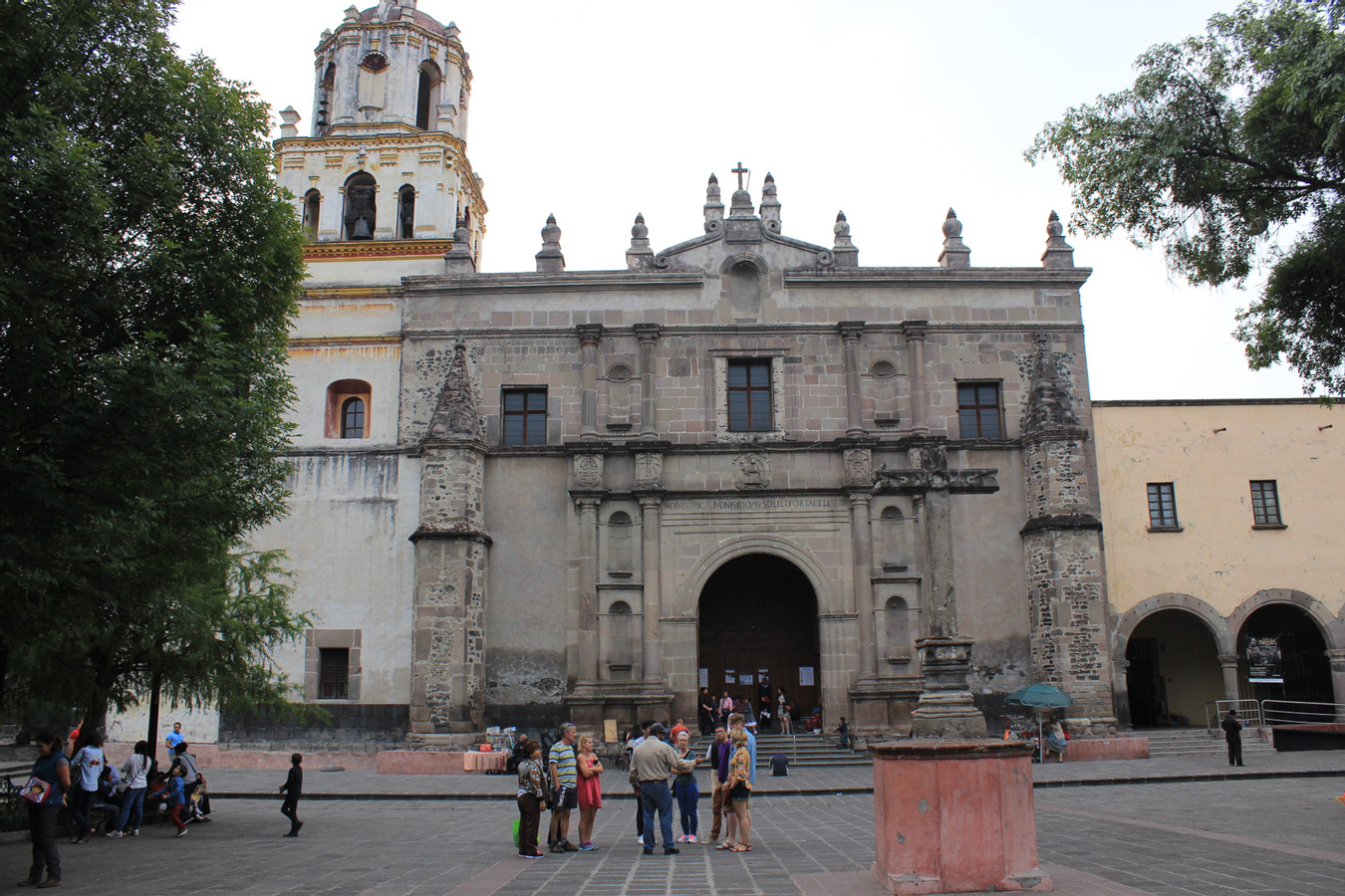 Xochimilco, Coyocan, Frida Kahlo Museum & Art Murals Guided Tour 1bK80SPN