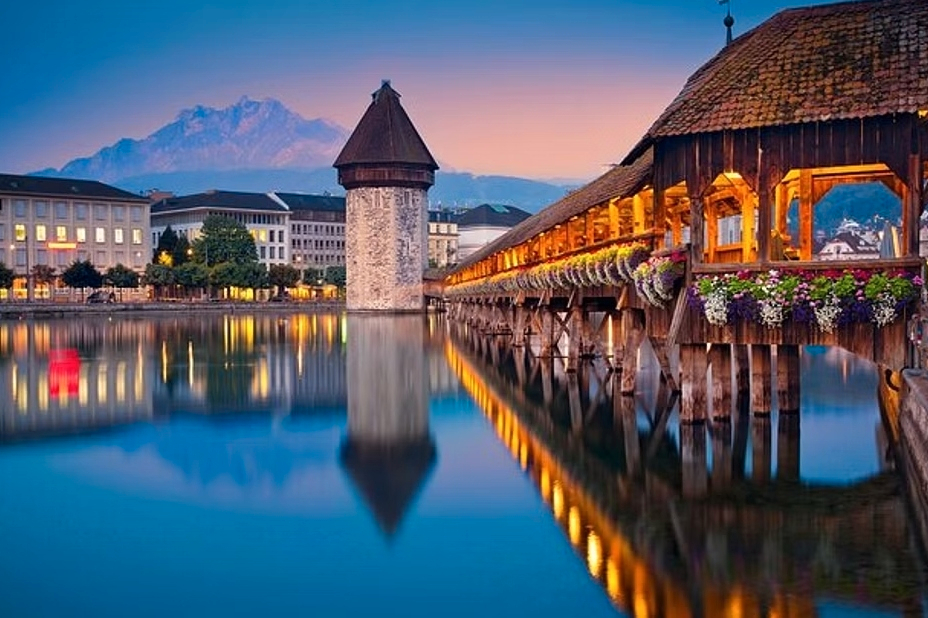 Scavenger Hunt and Walking Trip in Lucerne Dv2Qv0iP