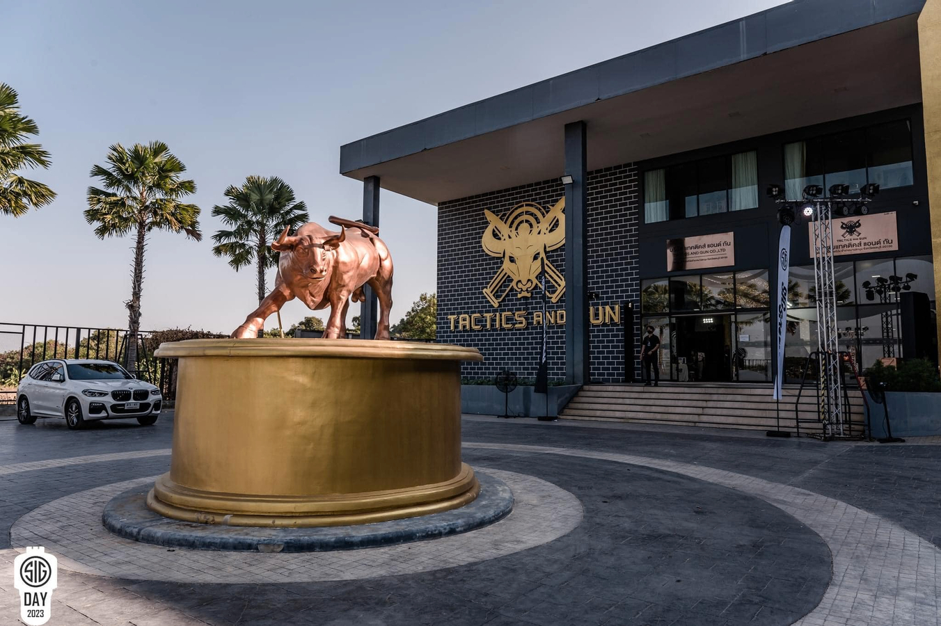 Tactics and Gun Shooting Range Experience in Pattaya Thailand TpXBlbYb-backdrop