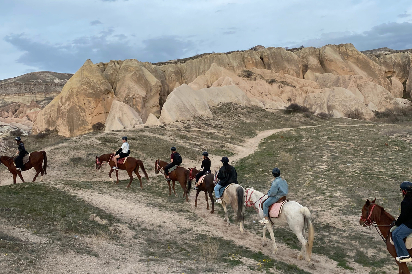 Fairy Chimneys Guided Horseback Tour in Cappadocia h5VZNY8h