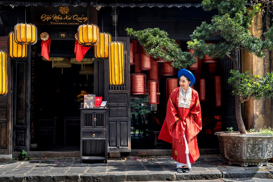 Vietnamese Traditional Ao Dai Rental & Photoshoot Tour in Hoi An FOm0tETa-backdrop
