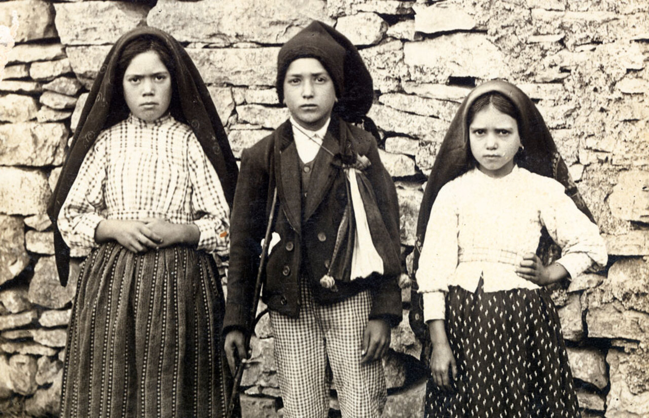 From Lisbon: Fatima, Nazare & Obidos Full-Day Private Tour Xperience crg8AHVN