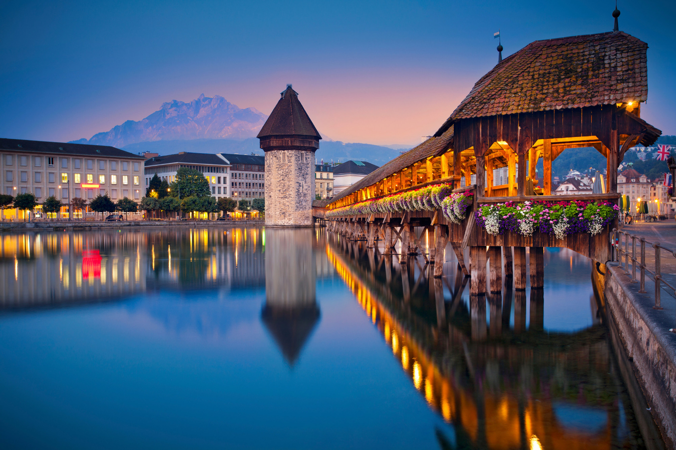 Lucerne First Discovery Walking Trip atMwKwS9-backdrop