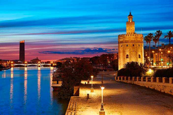 Mysterious and Paranormal Walking Tour in Seville 2dMT3PHW