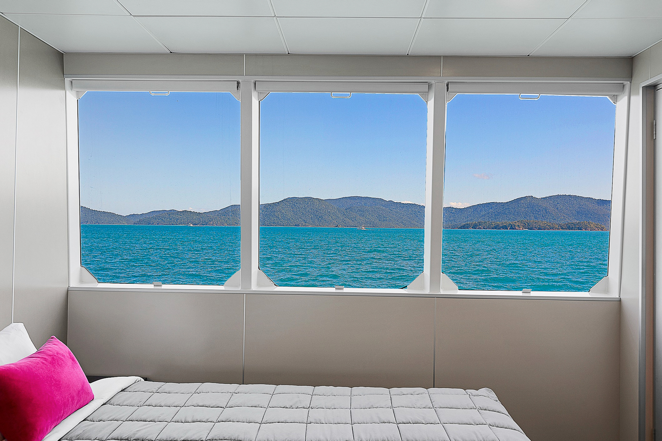 2 Nights Small Ship Cruising in the Whitsundays 3DOr52BY