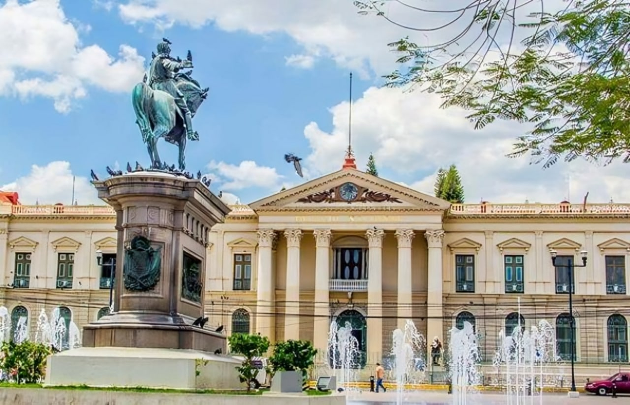 San Salvador : Highlights Walking Tour With A Guide d3Sc8ev6
