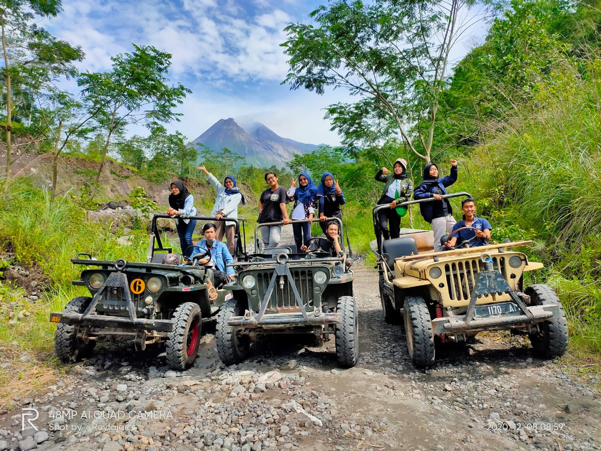 Sunrise Merapi Lava Tour, Borobudur Temple & Bukit Rhema Gereja Ayam from Yogyakarta uFYCQlvB