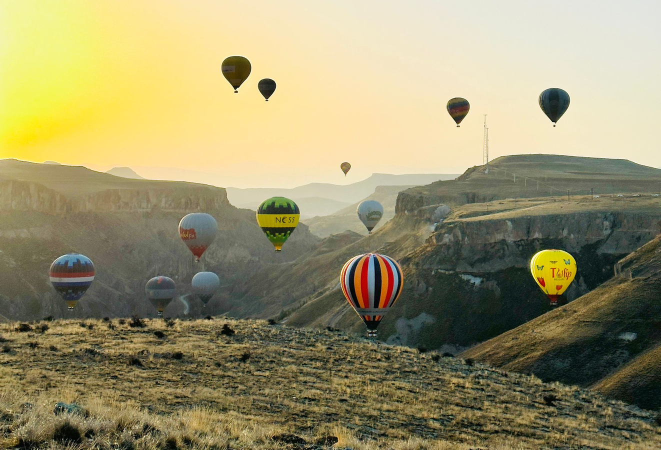 Soganli Valley Hot Air Balloon Tour at Sunrise in Cappadocia A14EatXI-backdrop