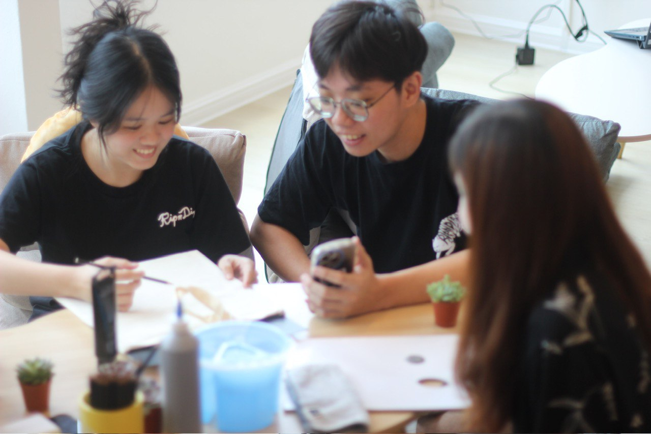 Art Jamming with Complimentary Board Games by Hey Decoupage T2DoGDqJ