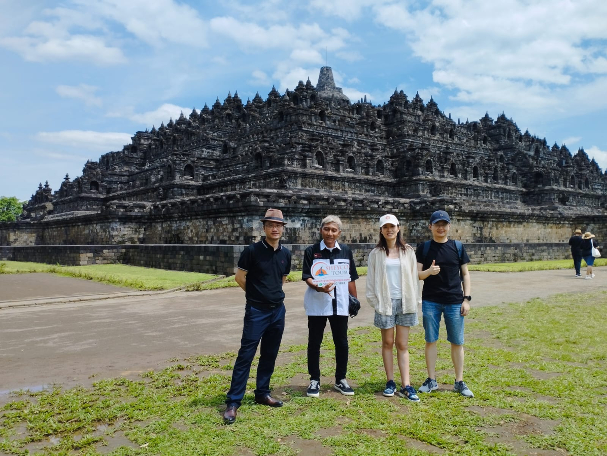 Sunrise Merapi Lava Tour, Borobudur Temple & Bukit Rhema Gereja Ayam from Yogyakarta y1rTz395