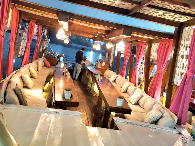 Private 2-Hour Nile River Cruise with Gourmet Meals in Cairo 0mLF6aNi
