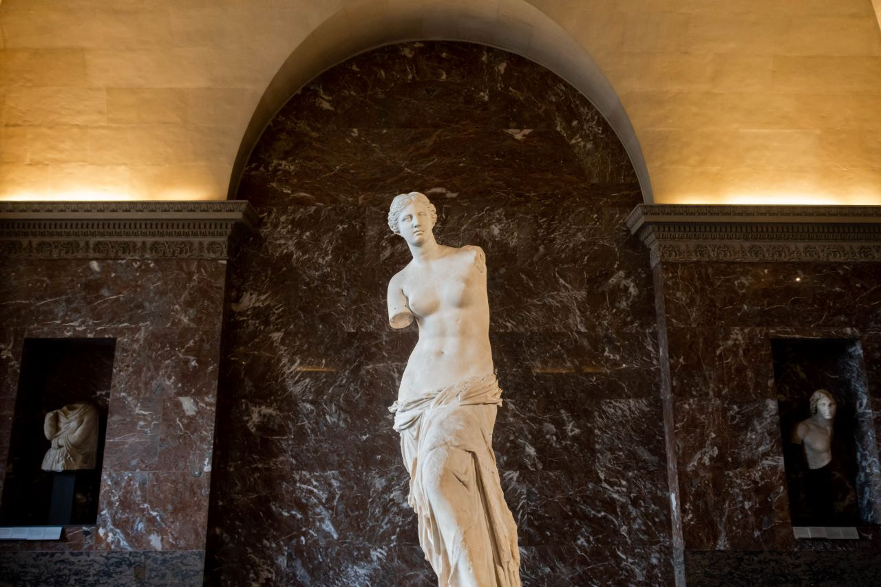 Louvre Museum Skip-the-Line Guided Tour Zjz2mV2U