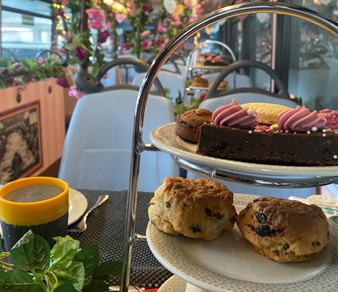 Afternoon Tea with Panoramic Bus Tour of London C66aS39p