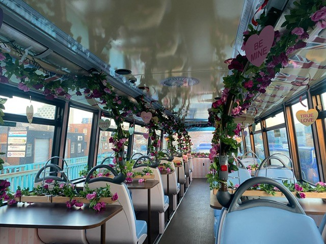 Afternoon Tea with Panoramic Bus Tour of London 3H3VhBb2