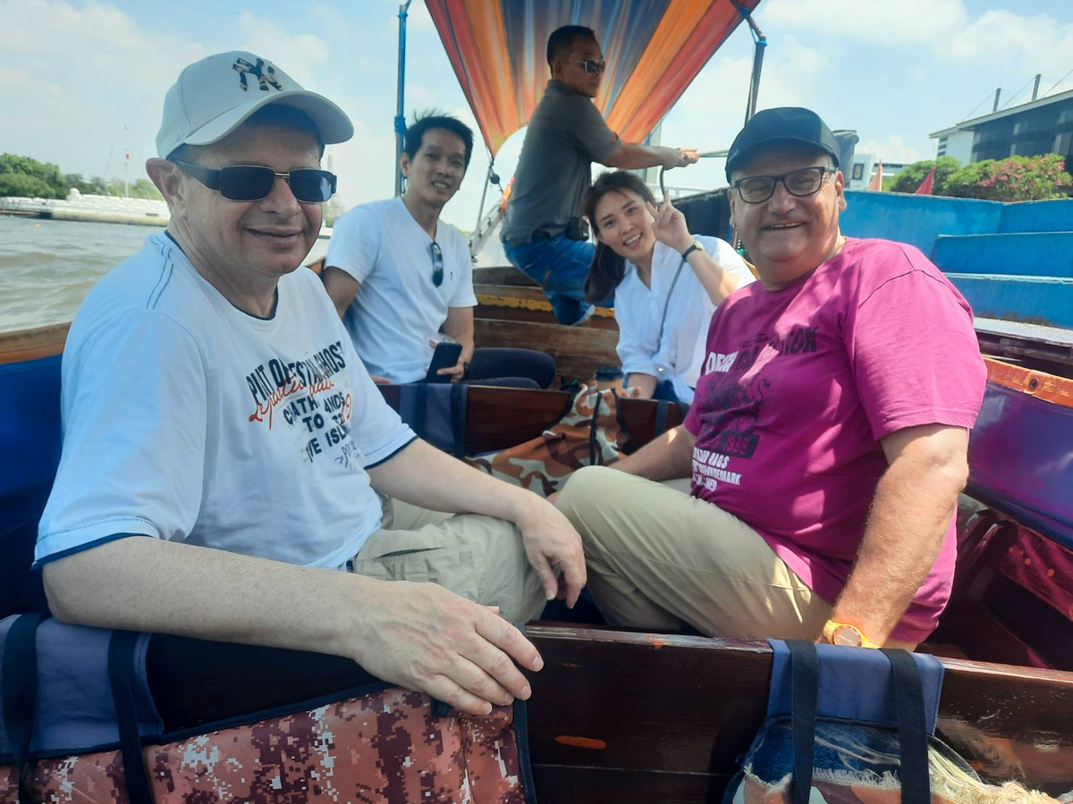 Bangkok's Canals & Chaophraya River by Longtail Boat to Wat Arun Hoj89NUg